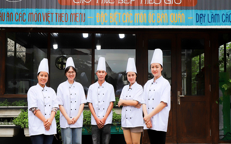 Những trang thiết bị được dùng trong bếp nhà hàng