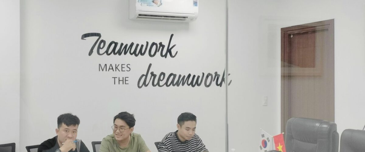Buổi Họp Công Ty Giúp Phát Triển Doanh Nghiệp Trong Giai Đoạn Tới